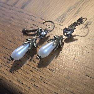Elegant Pearl and Gold Leaf Drop Earrings